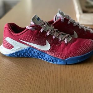 Nike women’s Metcon 4 Amaerican